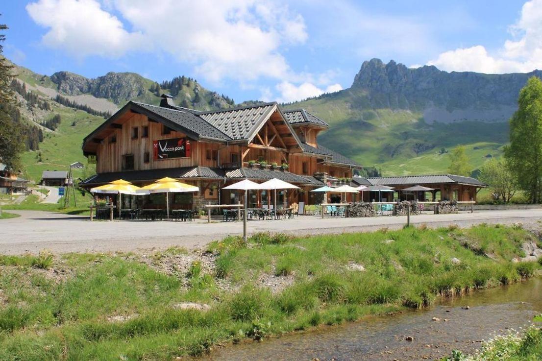 Hotel Les Roches 1500 Mieussy Exterior foto